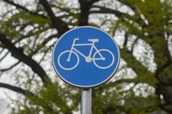 jak vypadá značka cyklistického pruhu