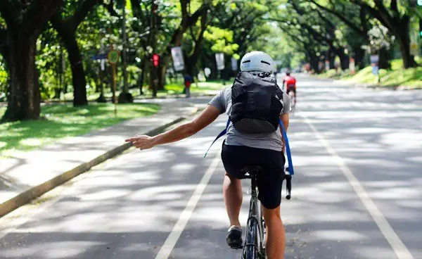 řada na cyklistovi